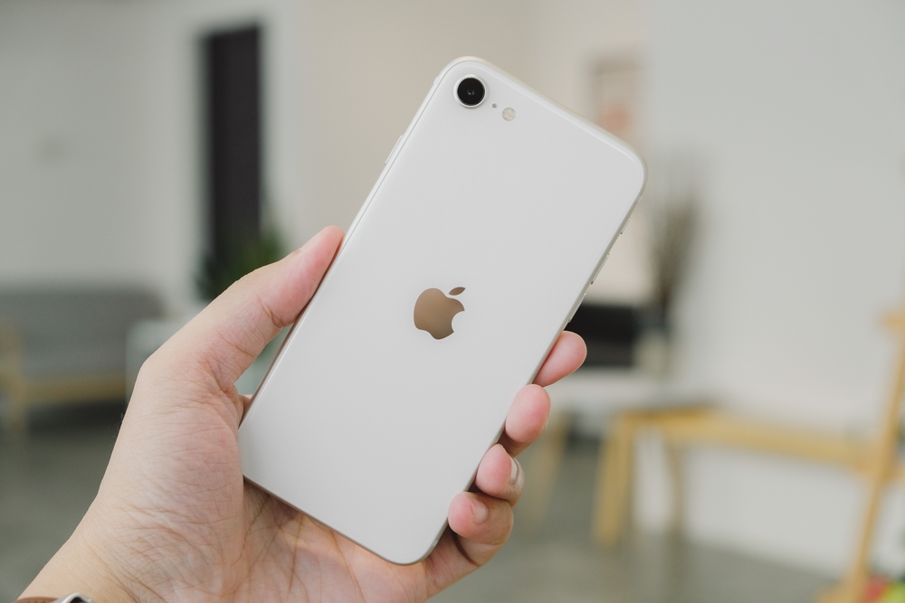 Bangkok,Thailand,:,Apple,Launch,New,Smartphone,Iphone,Se,3